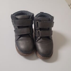 JOE FRESH  Toddler Boys' Quick-Close boots in charcoal color size 8